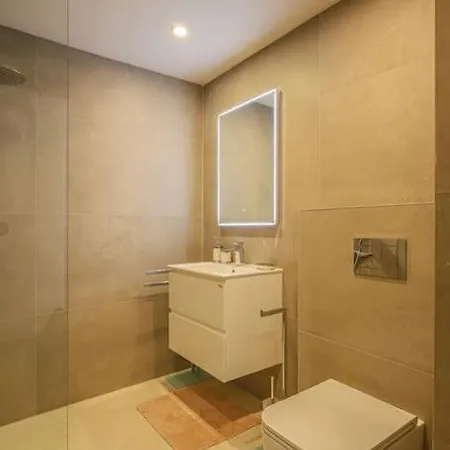 20% Discount! 2 Bedroom Vitosha View Sofia