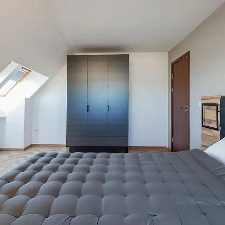 20% Discount! 2 Bedroom Vitosha View * Sofia