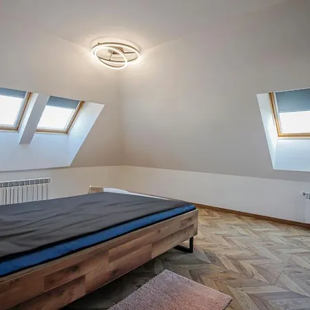 20% Discount! 2 Bedroom Vitosha View * Sofía