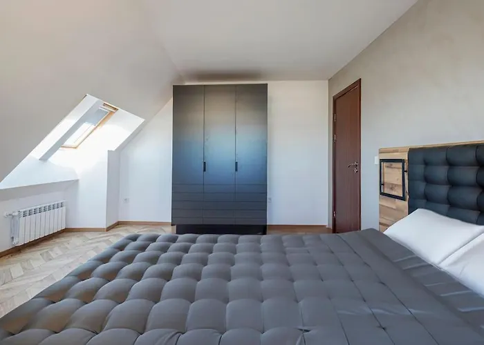 20% Discount! 2 Bedroom Vitosha View * Sofia