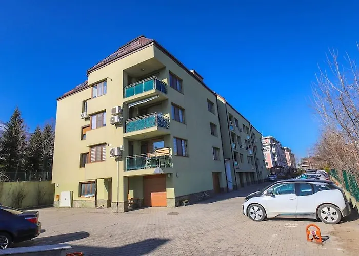 20% Discount! 2 Bedroom Vitosha View Sofia