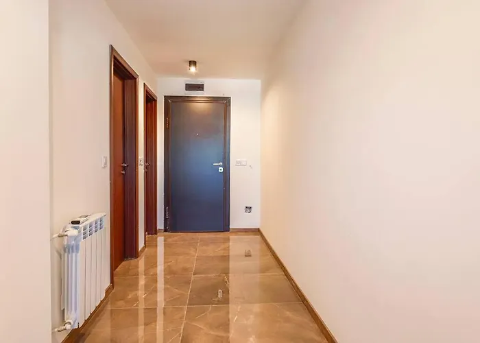 20% Discount! 2 Bedroom Vitosha View Apartment