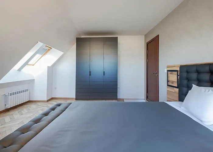 Apartment 20% Discount! 2 Bedroom Vitosha View Sofia