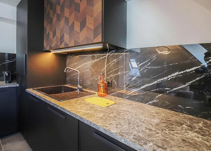 20% Discount! 2 Bedroom Vitosha View Sofia